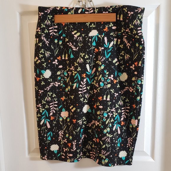 LulaRoe Cassie Pencil Skirt in Black and Floral: L - Picture 1 of 6